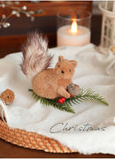 Enfeite de Natal Esquilo com Pinha – Toque Natural e Aconchegante