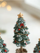 Mini Árvore de Natal Decorativa em Resina – Cenário Elegante