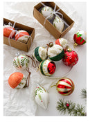 Kit 2 Bolas de Natal em Vidro Pintado – Elegância Atemporal