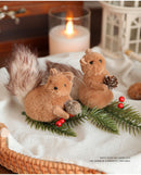 Enfeite de Natal Esquilo com Pinha – Toque Natural e Aconchegante