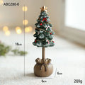 Mini Árvore de Natal Decorativa em Resina – Cenário Elegante