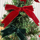 Laços de Natal em Veludo Vermelho – Detalhes Clássicos e Sofisticados