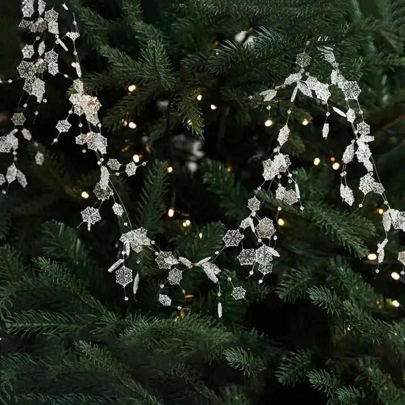 Fio Decorativo com Pérolas e Flocos – Toque de Luz e Movimento