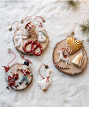 Enfeite de Natal em Metal Pintado à Mão – Peça Artesanal