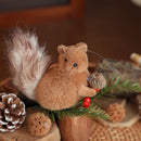 Enfeite de Natal Esquilo com Pinha – Toque Natural e Aconchegante