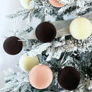 Kit 12 Bolas de Natal Aveludadas – Textura e Elegância