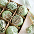 Kit Bolas de Natal Verde Elegante – Formas Exclusivas em Estilo Contemporâneo
