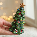 Mini Árvore de Natal Decorativa em Resina – Cenário Elegante