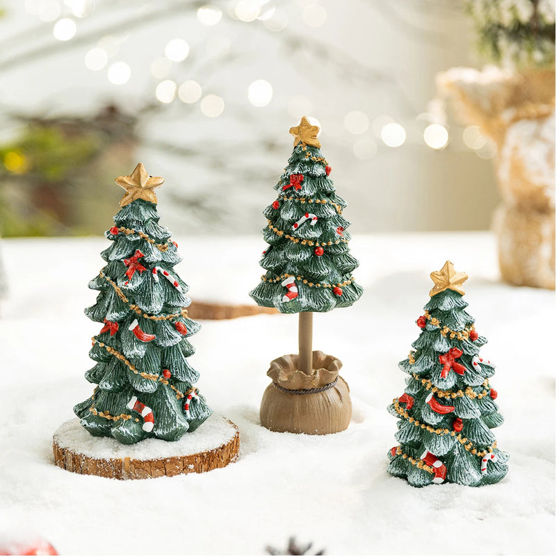 Mini Árvore de Natal em Resina – Composição Decorativa
