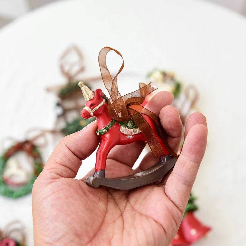 Enfeites de Natal em Resina – Ícones Clássicos Decorativos