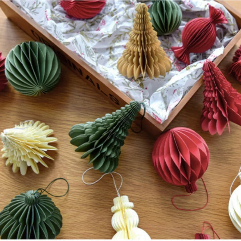 Enfeites de Natal em Papel Artístico – Leveza e Criatividade
